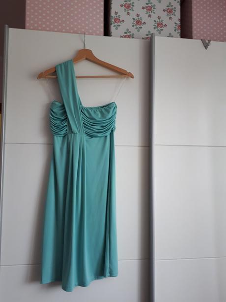 Bledomodré šaty, s