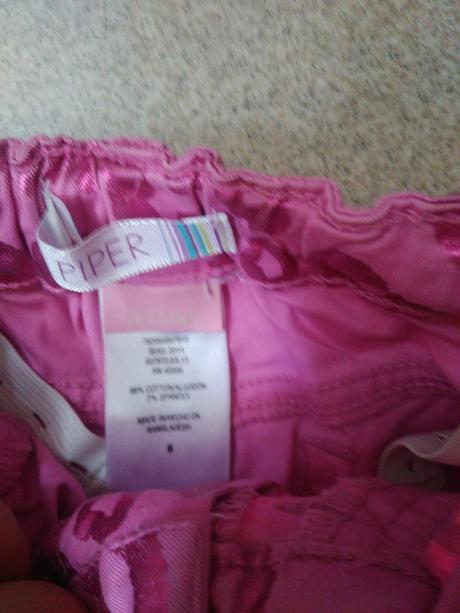 Lesklé nohavice, 116