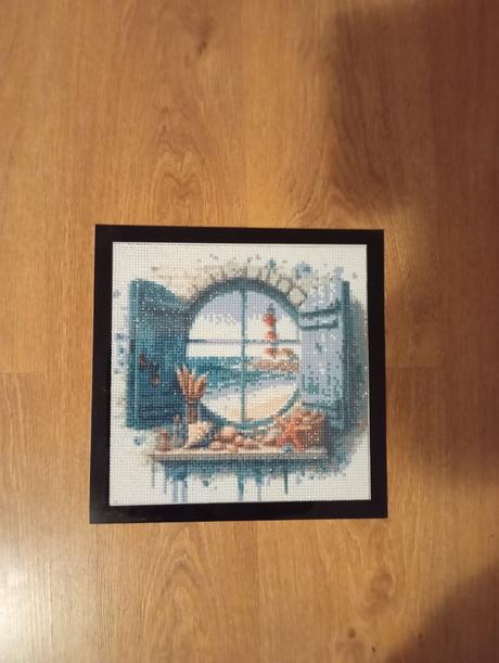 Diamantový obrázok je krásny na stene, 