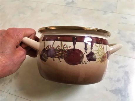 Smaltovaný hrniec + prikrývka 1,5 l, 