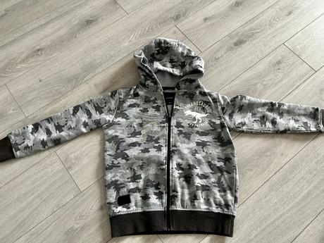 Mikinka, reserved,122