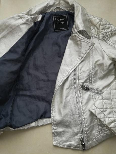 Strieborna bunda, next,116