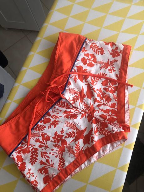 Dámske kvetovane kraťasy, kenvelo,s