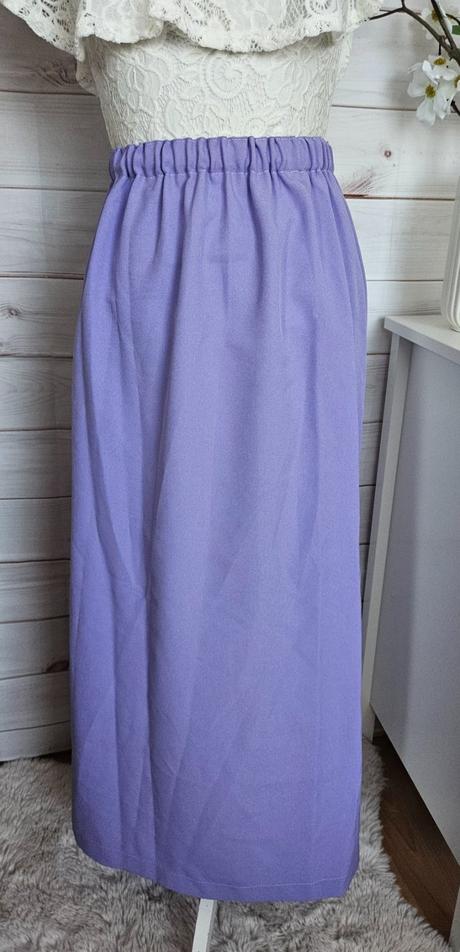 Pekná fialová sukňa, 