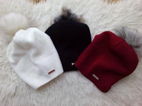 Čiapočka s brmbolcom,