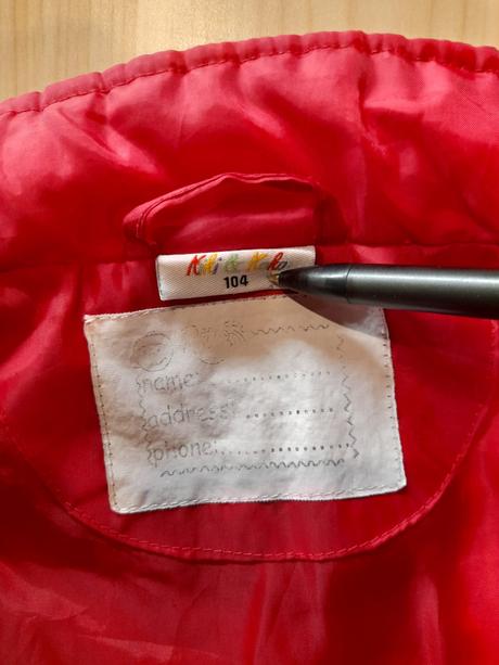 Červená vesta, kiki&koko,104