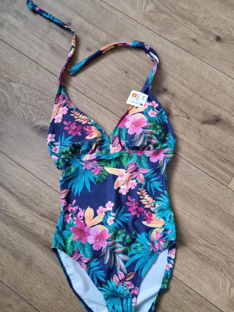 Farebné prekrásne plavky decathlon 36, decathlon,36