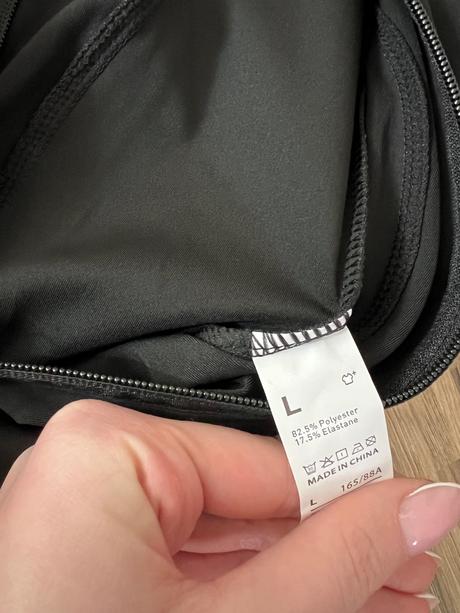 Obtiahnuta mikina na zips alo yoga - skladom s/m/l, m
