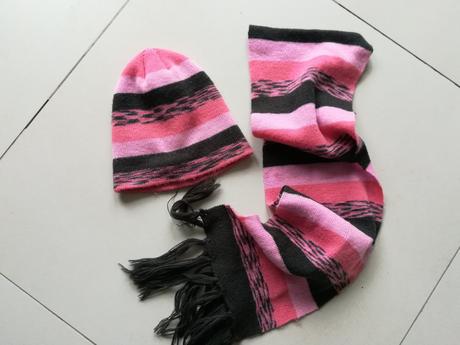 Čiapka a šálik, authority,128