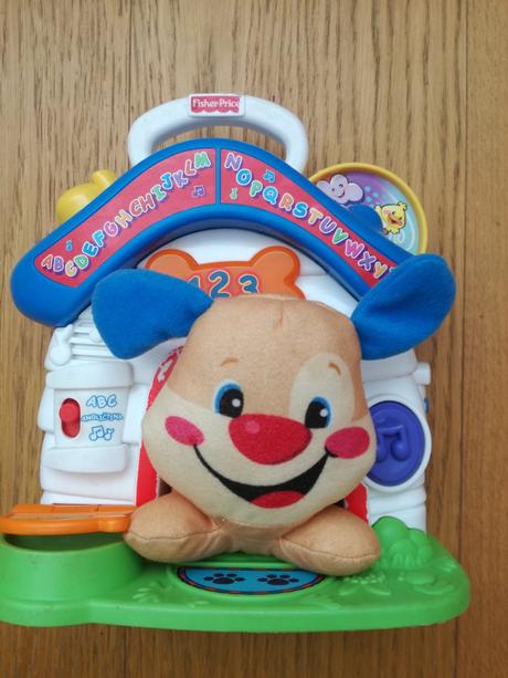 Fisher-price domcek so psíkom,