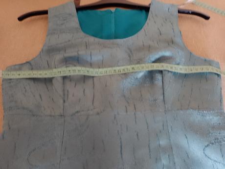 Šaty spoločenské, l