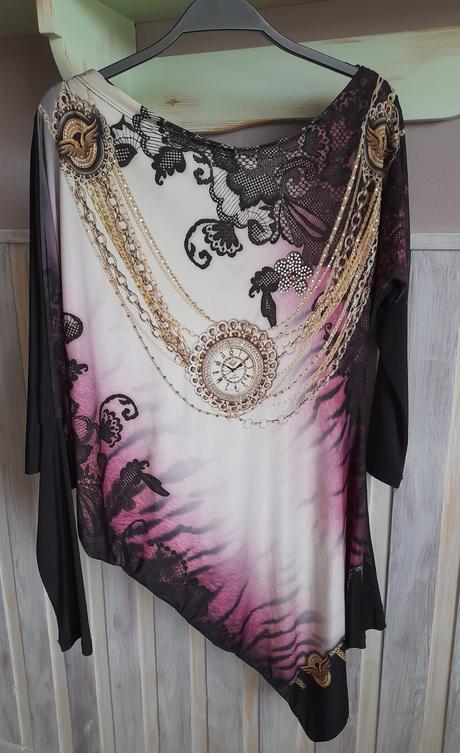 Top asymetrické tvaru, s