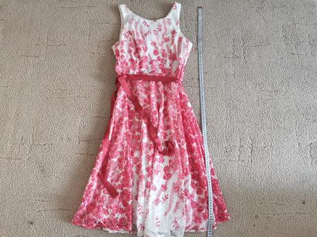 Čipkované šaty, 40