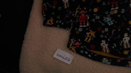 3135. vetrovka s kapucňou znač., 98