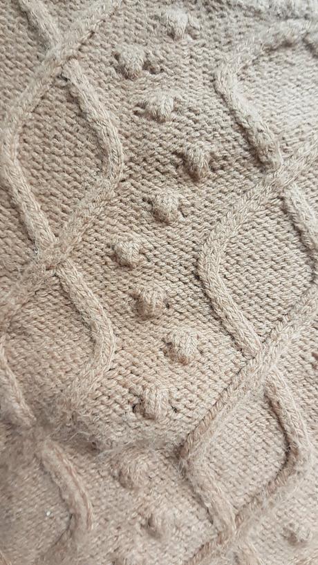 Sveter, reserved,140