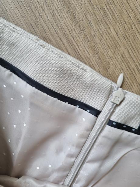 Krémová hrubšia sukňa  reserved veľ. 42, reserved,42