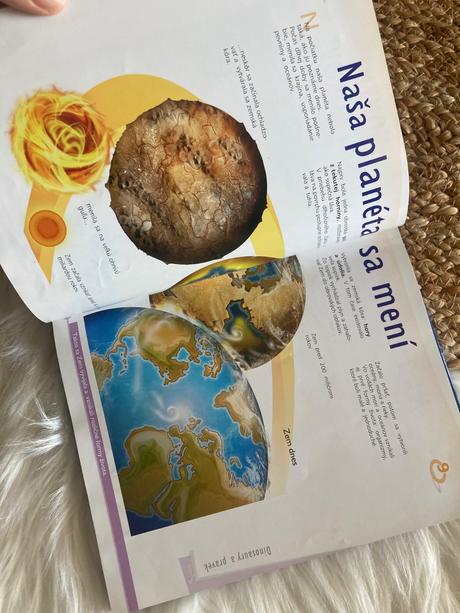 Ilustrovaná encyklopédia dinosaurov a praveku,