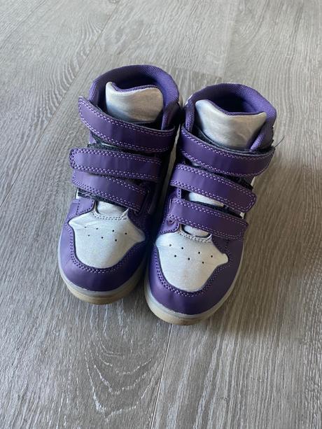 Blikajuce botasky, 29