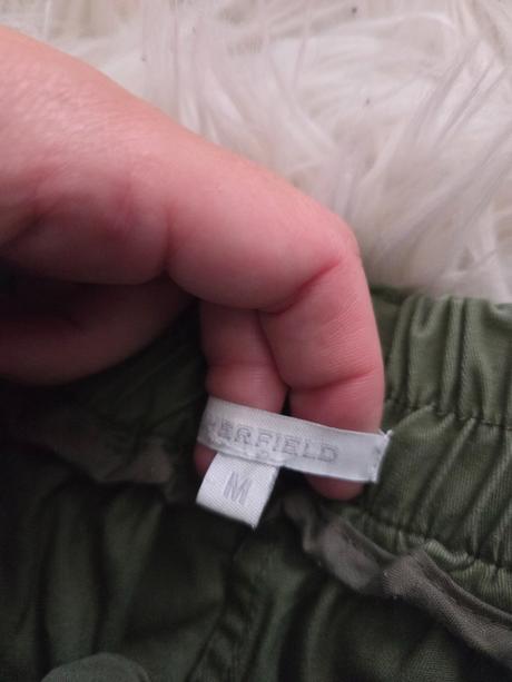 Khaki nohavice, gate,m