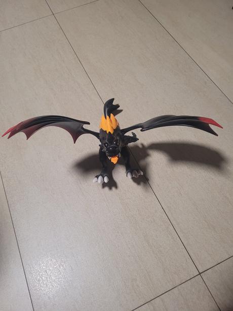 Drak s led ohňom playmobil,