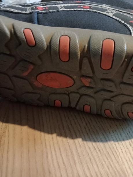 Kvalitné topanky na zimu na širšiu nôžku, 35