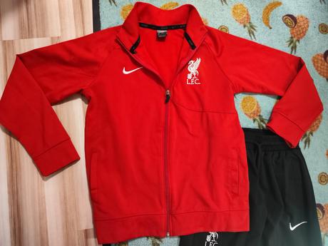 Predam novu supravu cerveno ciernu liverpool, nike,164