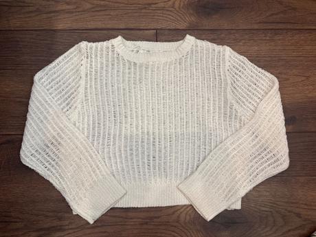 Štýlový dierkový svetrík, zara,140