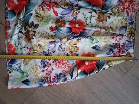 Kvietkovana letna sukna, m