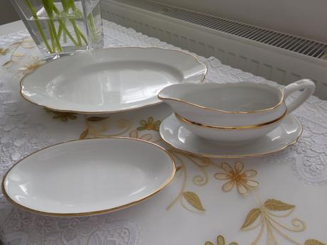 Čechoslovákia značený porcelán taniere+omáčkovník., 