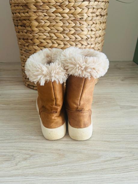 Krásne kožušinkové čižmy značky zara, zara,36