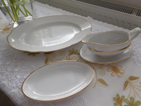 Čechoslovákia značený porcelán taniere+omáčkovník., 