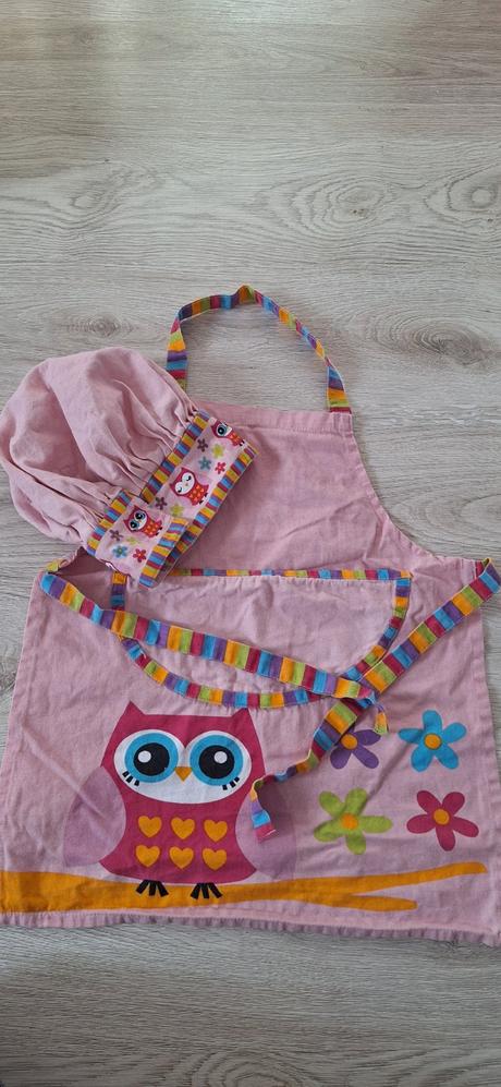 Kuchynska zastera a čiapka, 