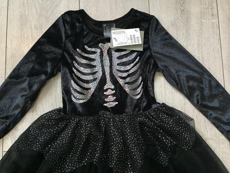 Dievčensky kostym kostra 6-8 rokov,