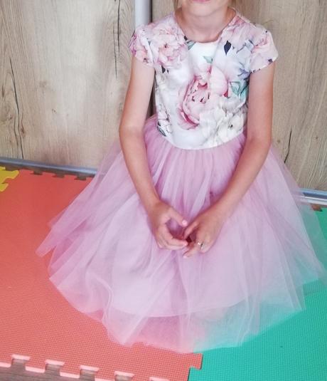 Šaty na predaj, 122