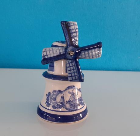 Holandský veterný mlyn delft blue delfino, 