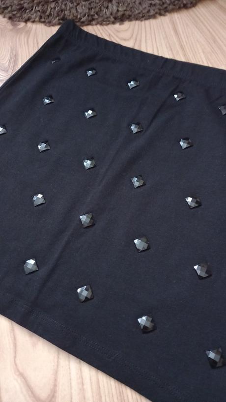 Sukna v rock štýle, 34