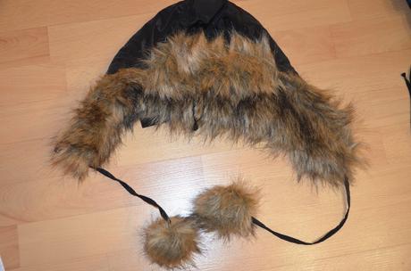 Tepla čiapka baranica s kožušinkou a brmbolcami, h&m,xs