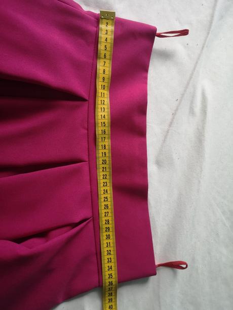 Cyklamenová sukňa, s