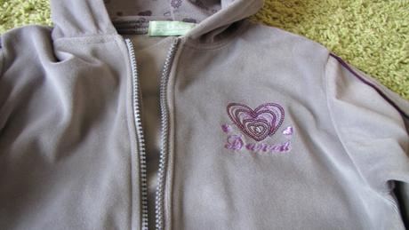 Mikinu s kapucňov, 116