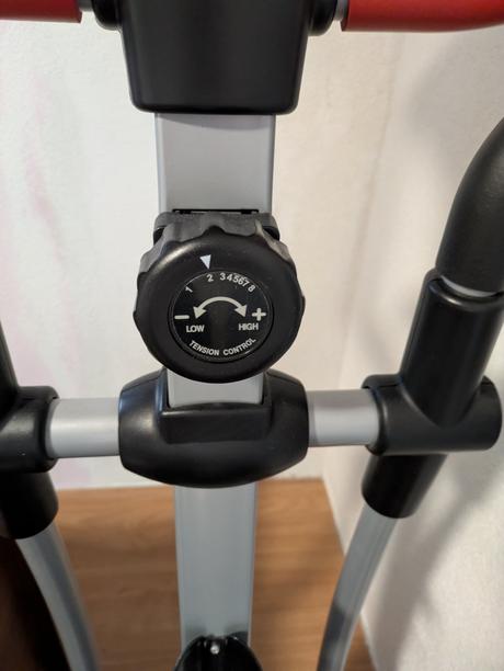 Eliptický trenažér housefit kinetic, 