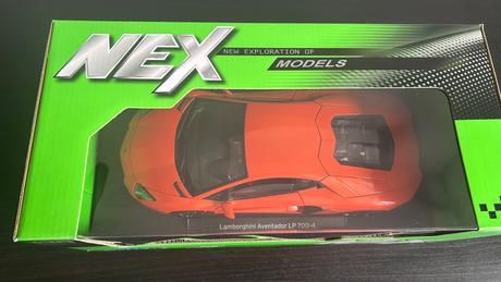 Lamborghini aventador 1/18 welly nex,