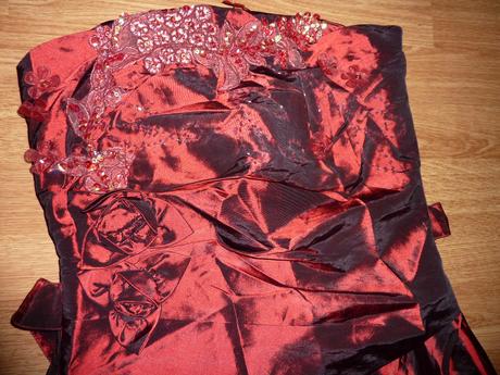 Spoločenské šaty, l