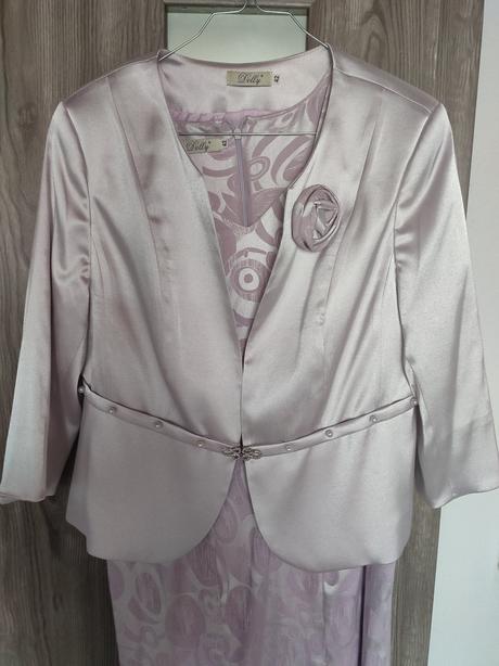 Spoločenské šaty a šaty na oslavu so sakom, 42