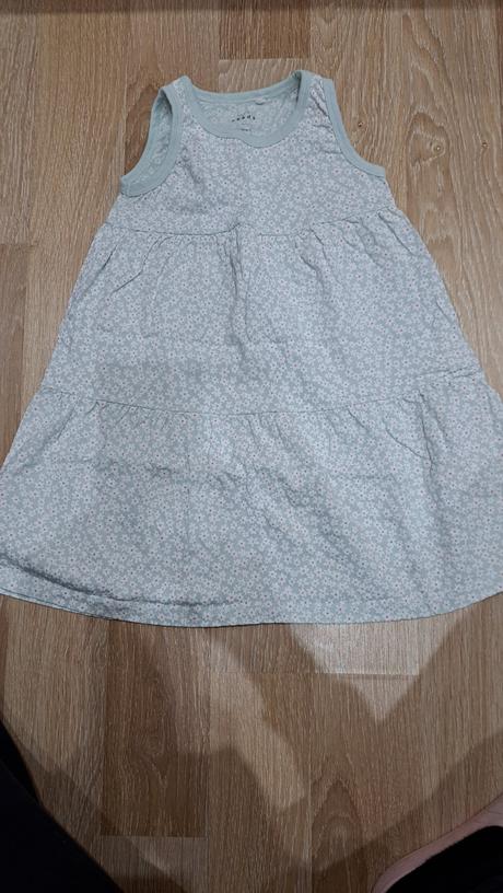 Šatičky s margaretkami, 110