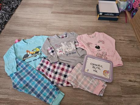 Pyzamka, cornette,86