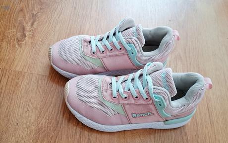 Bench tenisky 33, 33