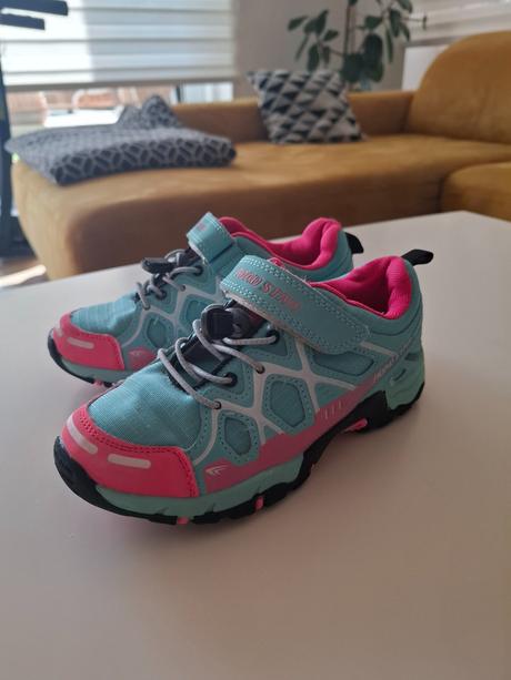 Športové topánky, 32