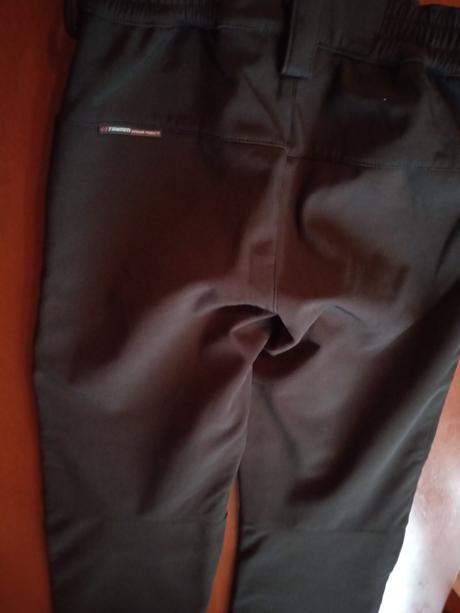 Športové nohavice, 122