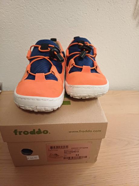 Jarne topanky, froddo,33