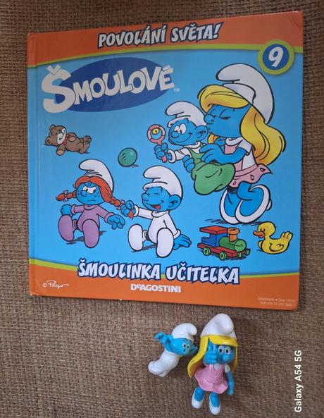 Knihy smoulove s figúrkami,